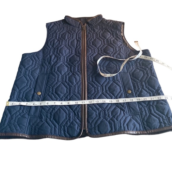 Lands End Women’s Primaloft Vest Like 🆕 - Picture 9 of 9